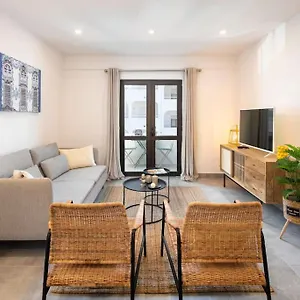 https://casa-farol-in-carvoeiro-centre.hotelaalgarve.com