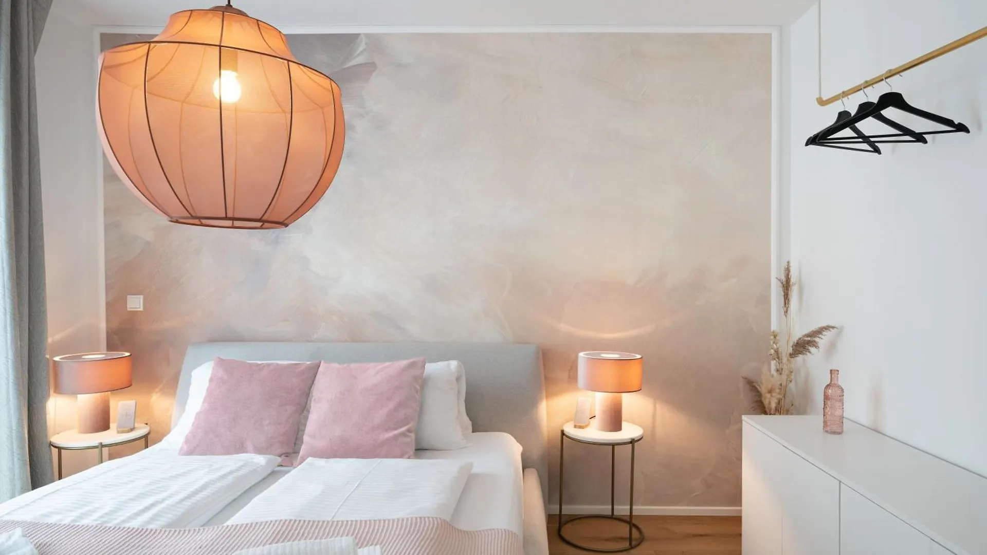 Vienna Heights Premium Apartments
